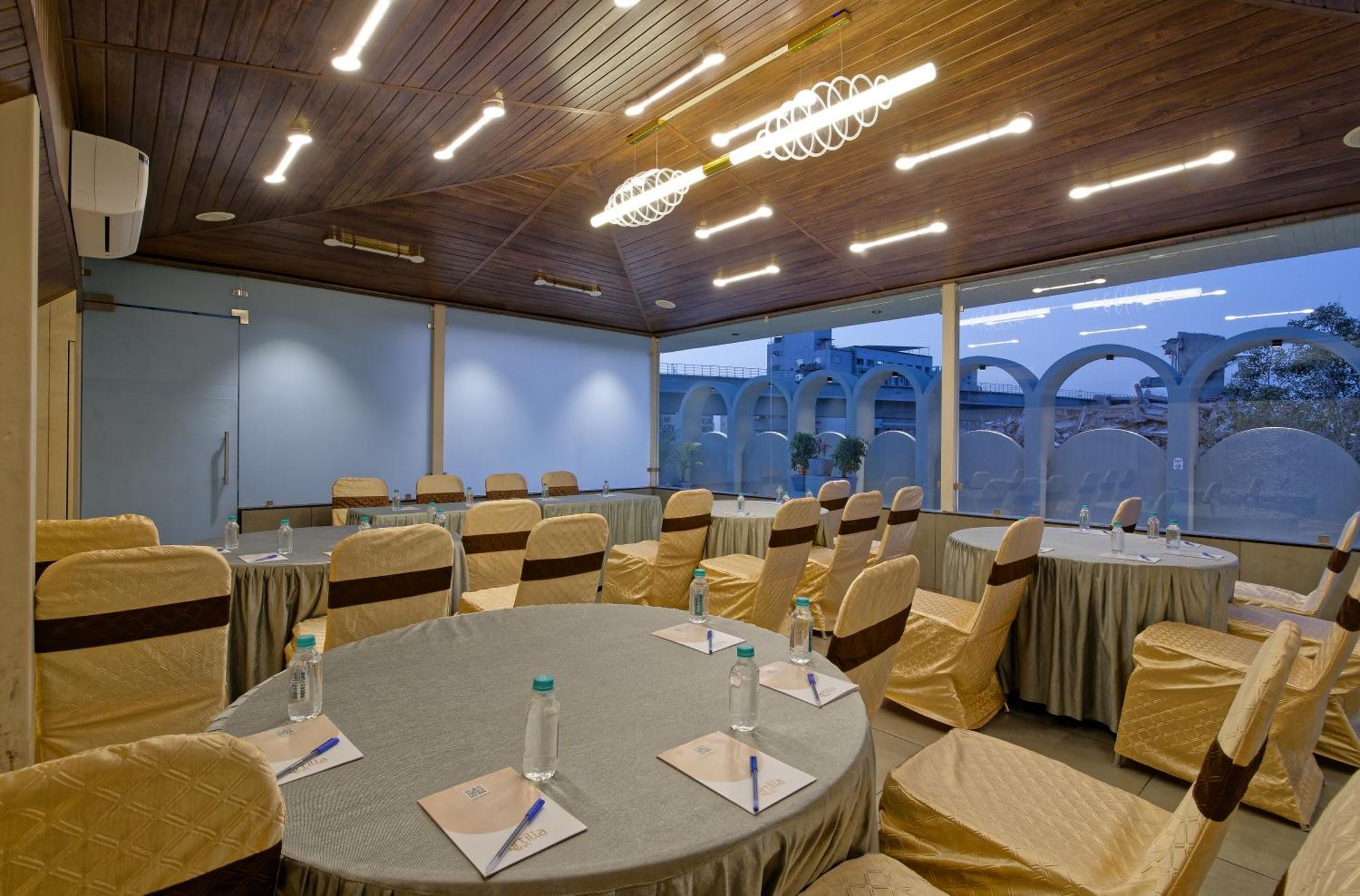 Exora Inn Ahmedabad Exterior photo