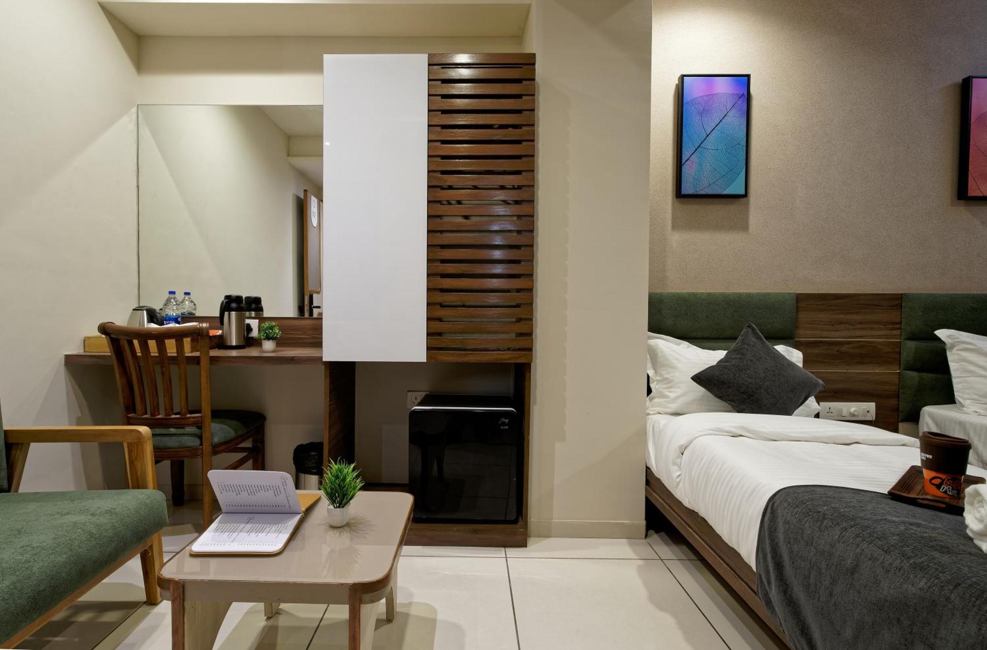 Exora Inn Ahmedabad Exterior photo